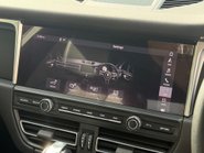Porsche Macan PDK 23