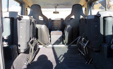 Land Rover Defender 90 XS 15