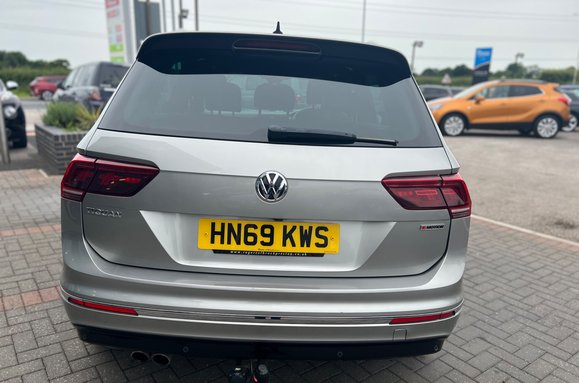 Volkswagen Tiguan R-LINE TECH 2.0 TDI 4MOTION DSG AUTO 8