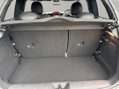 Mini Hatch 1.5 Cooper Euro 6 (s/s) 3dr 35