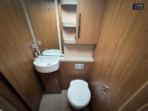 Auto-Trail Comanche Frontier|4 Berth|2 Belts|AUTO|Rear Single Beds|Hab 24