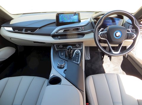BMW I8 11