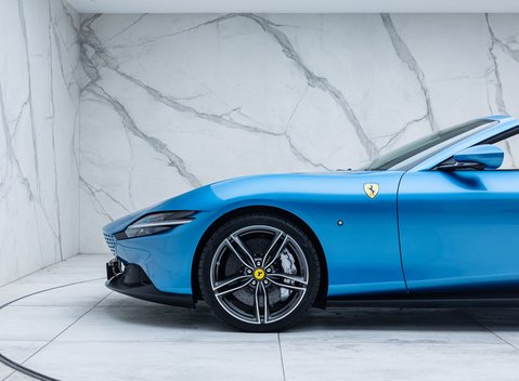 Ferrari Roma SPIDER 32