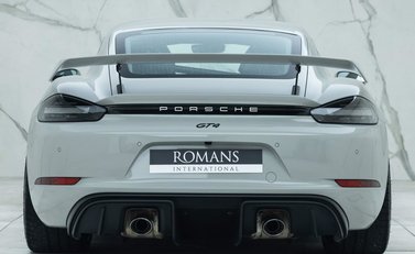 Porsche Cayman GT4 (718) 24