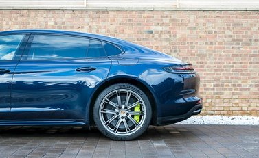 Porsche Panamera Turbo S E-Hybrid Executive 32