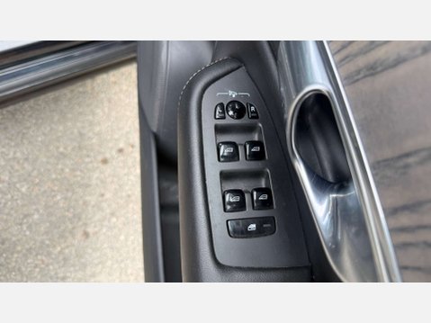 Volvo XC90 2.0 XC90 Inscription Pro B5 MHEV AWD Auto 4WD 5dr 37