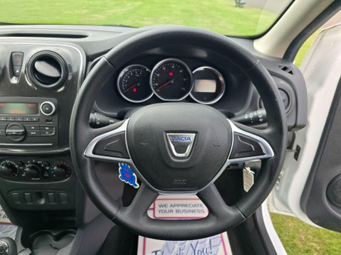 Dacia Sandero 1.0 SCe Essential Euro 6 5dr 30