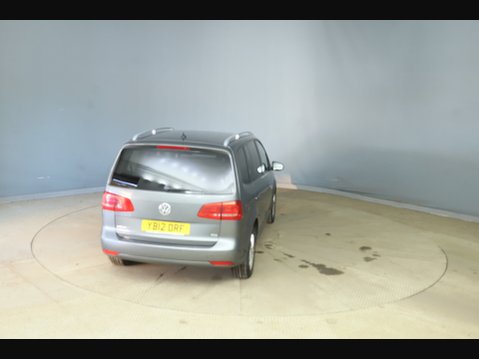 Volkswagen Touran SE TDI 6