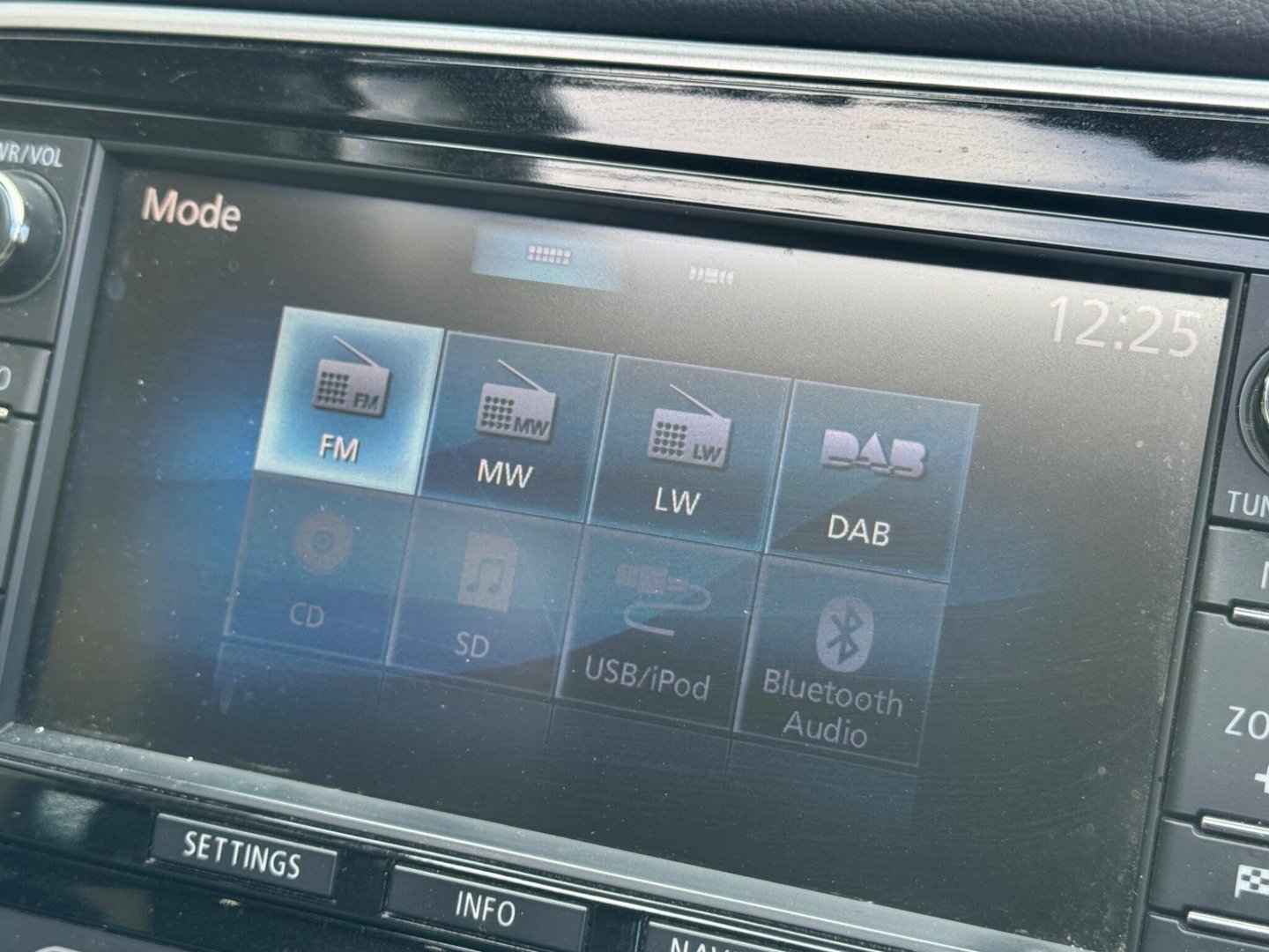2015 Mitsubishi Outlander — image 10