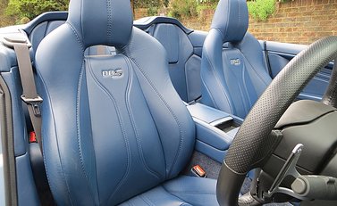 Aston Martin DBS Volante 9