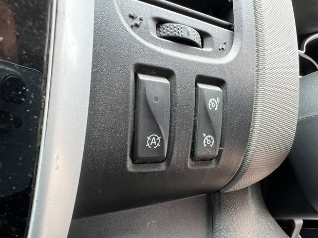 Renault Trafic Crew Cab SWB L1H1 Sport SL27 Air Con Alloys Nav Se 32
