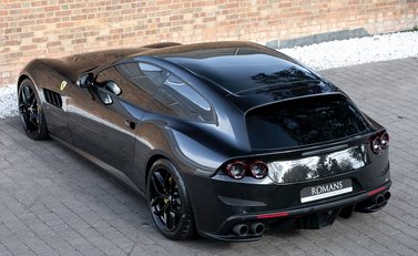 Ferrari GTC4 Lusso 9