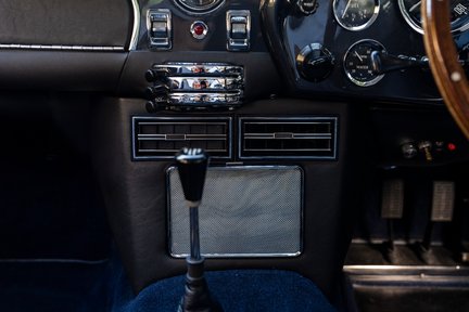 Aston Martin DB6 4.2 Vantage 21