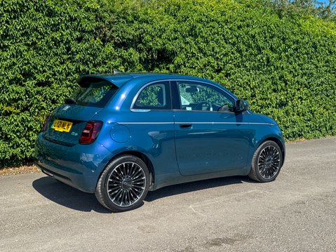 Fiat 500e 42kWh La Prima Hatchback 3dr Electric Auto (118 ps) 6