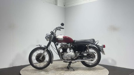Triumph Bonneville 650 1973 GOOD RUNNING PROJECT BIKE CLASSIC BARN FIND 650CC 4