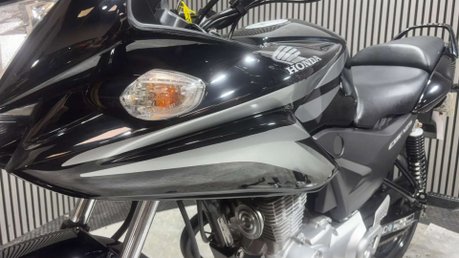 Honda CBF125 CBF125 2012 ONLY 6K MOT SERVICED ICONIC LEARNER BIKE 125CC 38