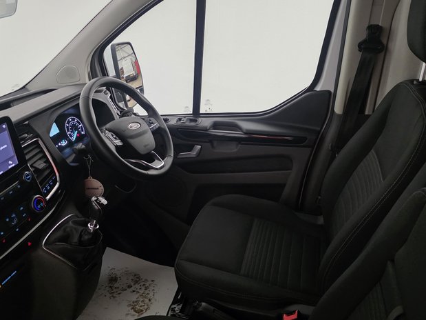Ford Transit Custom Transit Custom 300 L1 Diesel FWD 2.0 EcoBlue 130ps Low Roof Limited Van 3