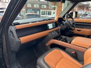 Land Rover Defender X MHEV 49