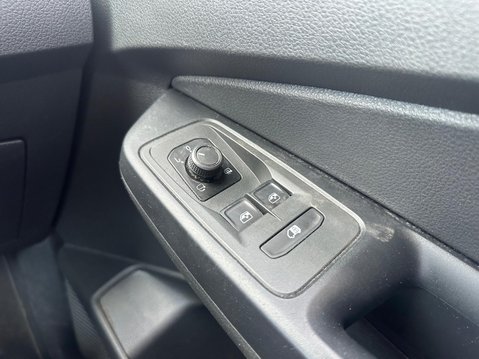 Volkswagen Caddy C20 TDI COMMERCE PRO 18