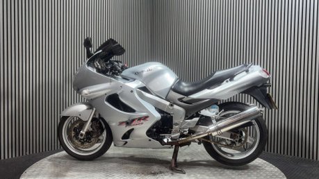 Kawasaki ZZR 2003 ONLY 24K TOURER PROJECT BIKE SPARES OR REPAIR 1200CC 4