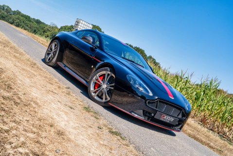 Aston Martin Vantage S V12 Manual 19