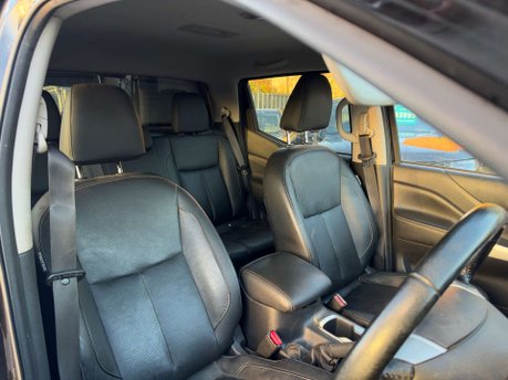 Nissan Navara 2.3 Navara Tekna dCi Auto 4WD 5dr 13