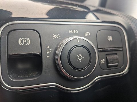 Mercedes-Benz A Class A 250 E AMG LINE EDITION PREMIUM 26