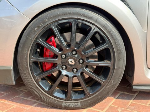 Renault Clio 2.0 VVT Renaultsport 3dr 24