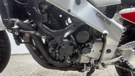 Yamaha FZR 1989 RUNNING PROJECT BIKE CLASSIC SPORTS BIKE NAKED 1000CC 17