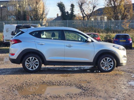 Hyundai TUCSON 1.7 CRDi Blue Drive SE Nav SUV 5dr Diesel DCT Euro 6 (s/s) (141 ps) 15