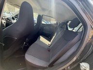 Toyota Aygo VVT-I X-PRESS 8