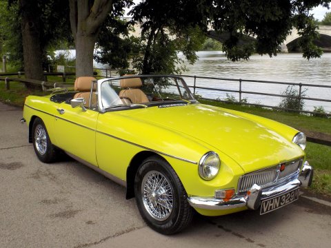 MG B ROADSTER 1