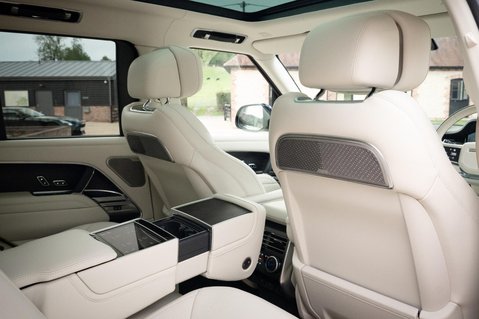 Land Rover Range Rover 3.0 D350 MHEV Autobiography Auto 4WD Euro 6 (s/s) 5dr 32