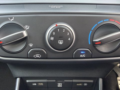 Hyundai BAYON 1.0 TGDi 48V MHEV SE Connect 5dr 25