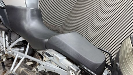 BMW R1200GS 2006 GOOD RUNNING PROJECT BIKE SPARES OR REPAIR ADVENTURE 14