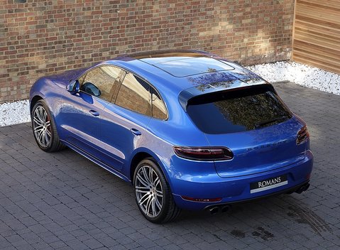 Porsche Macan GTS 12