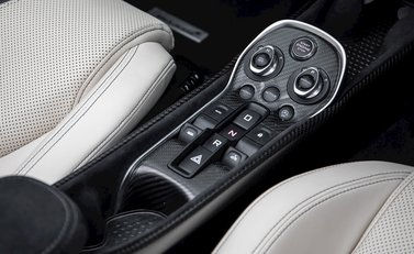 McLaren 570S Spider 21