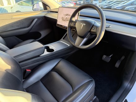 Tesla Model Y SUV 5dr Electric Auto RWD (346 ps)