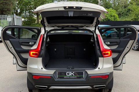 Volvo XC40 T5 INSCRIPTION AWD -XENIUM -360 CAMERA -PAN ROOF -HARMAN KARDON -WINTER PAC 20
