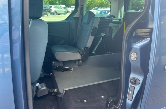 Citroen Berlingo Multispace 1.6 BlueHDi Feel Multispace MPV Wheel Chair Ramp 27