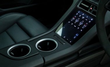 Porsche Taycan Turbo S 23