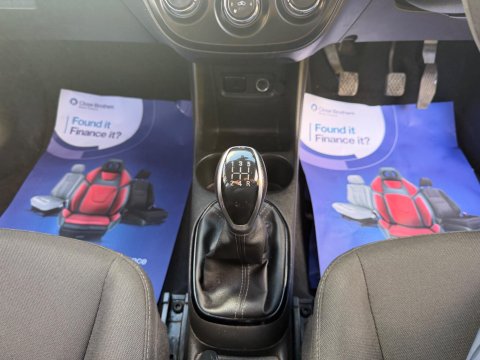 Vauxhall Viva 1.0i SE Euro 6 5dr (a/c) 9