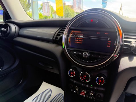 Mini Hatch 1.5 Cooper Euro 6 (s/s) 3dr 18