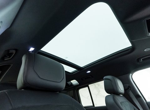 Land Rover Defender 110 V8 11