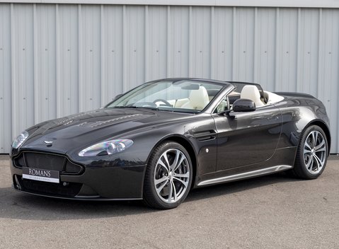 Aston Martin V12 Vantage S Roadster 10