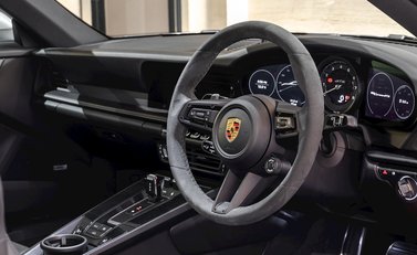 Porsche 911 (992) Carrera GTS 7