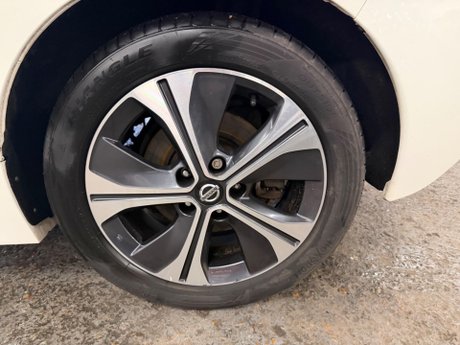 Nissan LEAF 40kWh Tekna Auto 5dr 21
