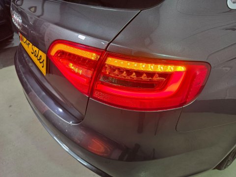 Audi RS4 4.2 FSI V8 S Tronic quattro Euro 5 5dr 64