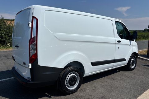Ford Transit Custom 310 L1 105 ps Base Panel Van - Air Con 2