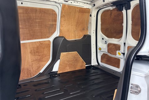 Ford Transit Connect 200 L1 Limited 120 ps Automatic Panel Van - Sat Nav / Rear Camera 9